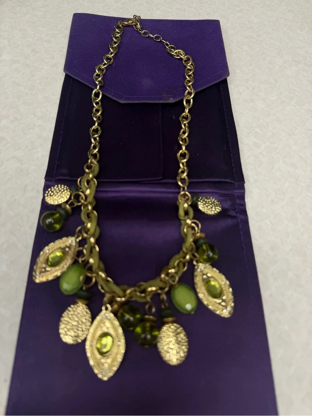 Fashion Necklace with green stones and beads never worn